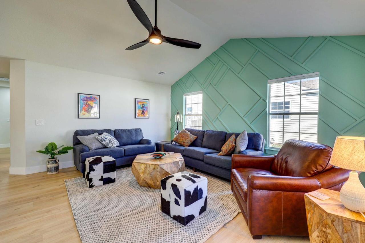 Chic Bentonville Home With Patio And Fire Pit! Exterior photo