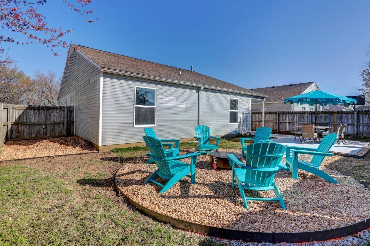 Chic Bentonville Home With Patio And Fire Pit! Exterior photo